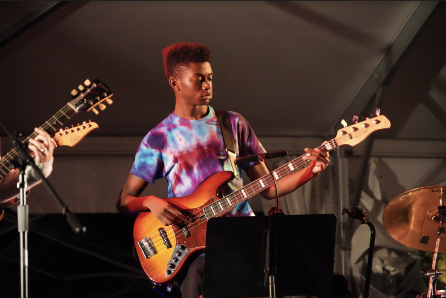 Junior Daniel Shola-Phillips plays with the Hackley House Band. 
